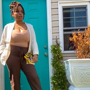 Meet your Posher, Leanna